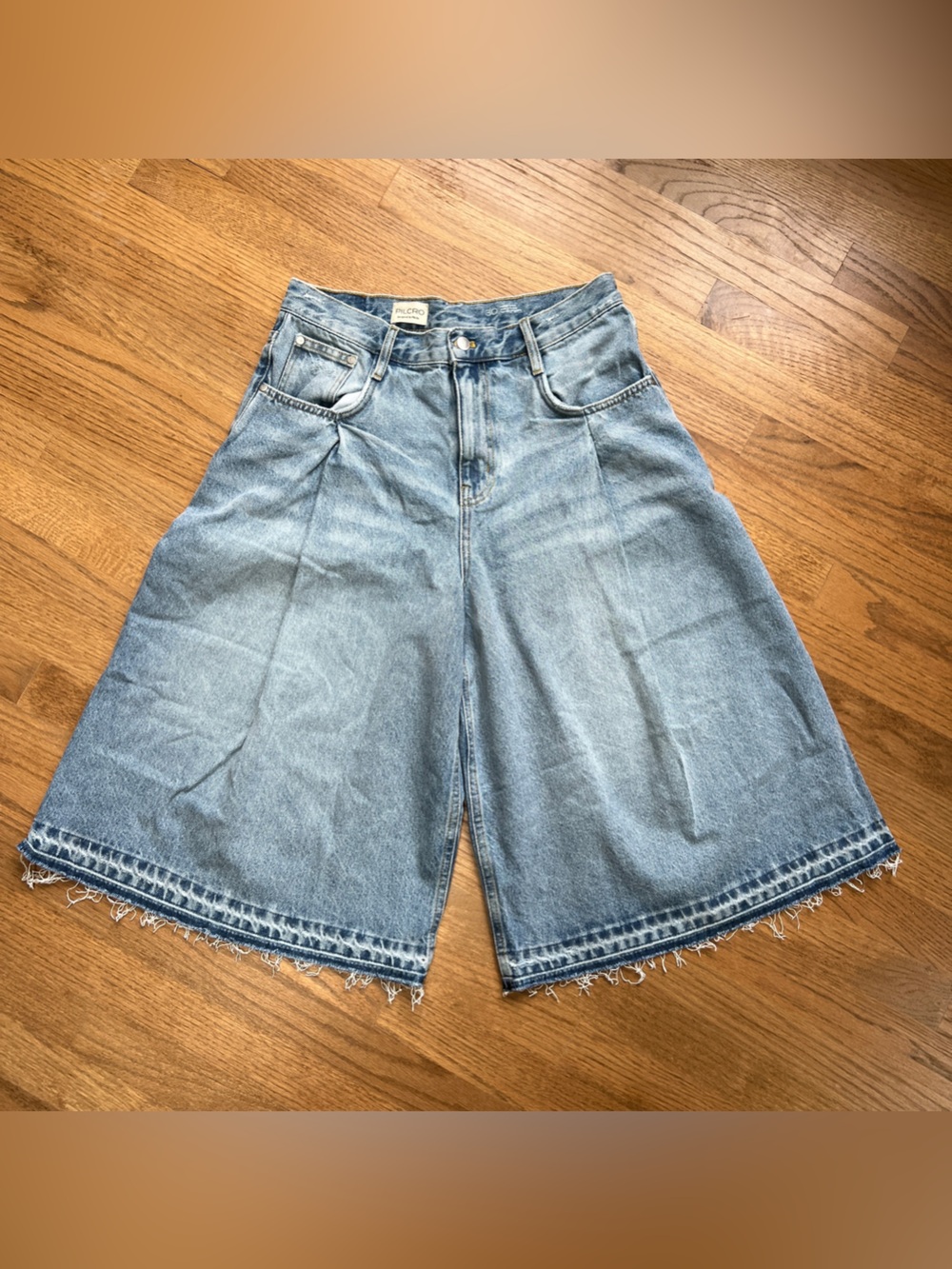 NEW Pilcro Anthropologie Pleated Culotte Mid-Rise Wide-Leg Denim Shorts Sz 30 - Picture 8 of 12